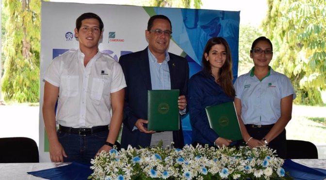 Fernando Guamán, Doctor Luis Fernando Osorio, Marianne Kafie y Mayra Márquez.